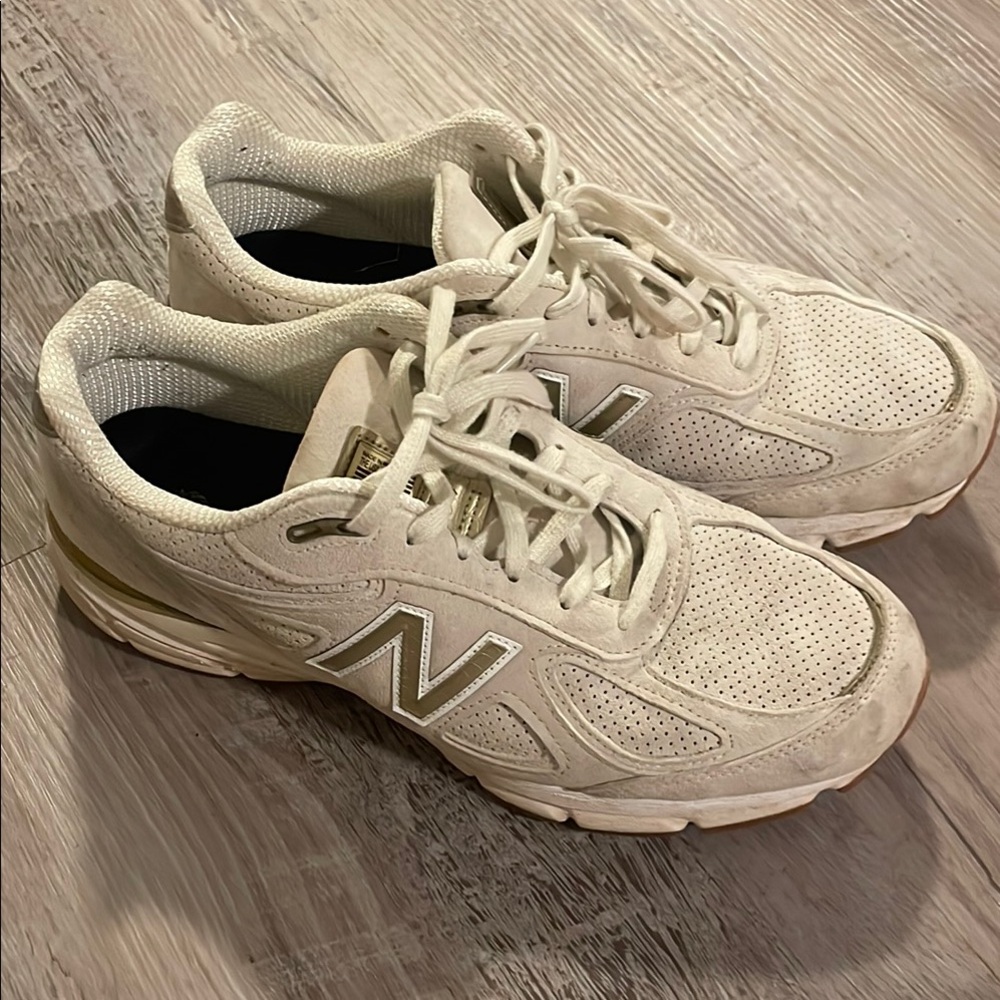 Light cream suede NB 990v4 Men’s Size 12